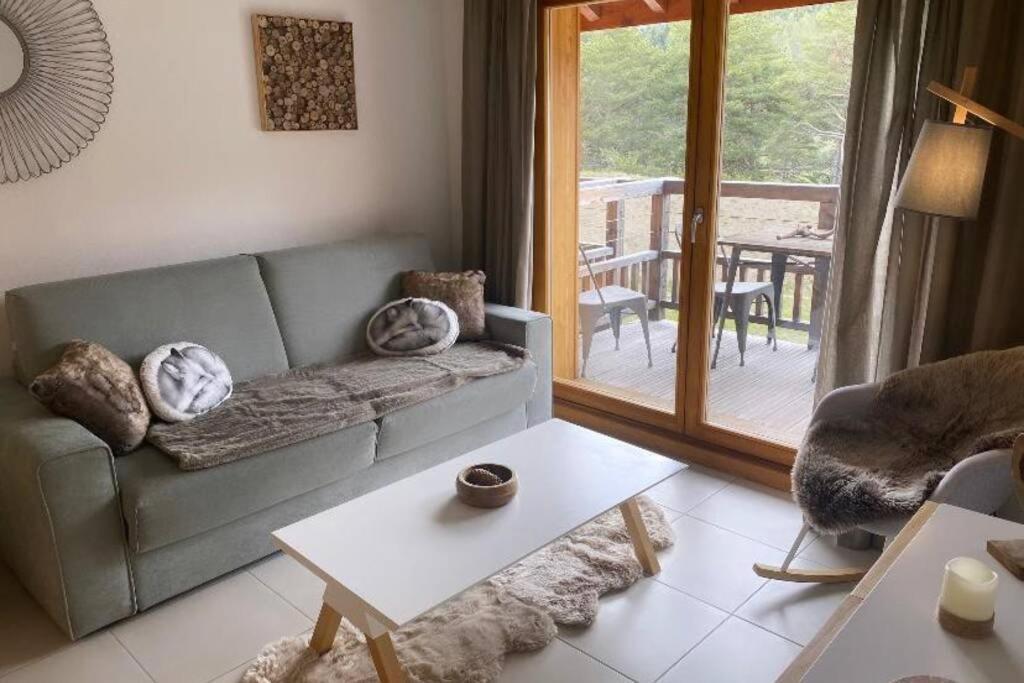 Appartement De Charme Dans Residence Avec Piscine La Joue Du Loup Le Devoluy Exterior photo